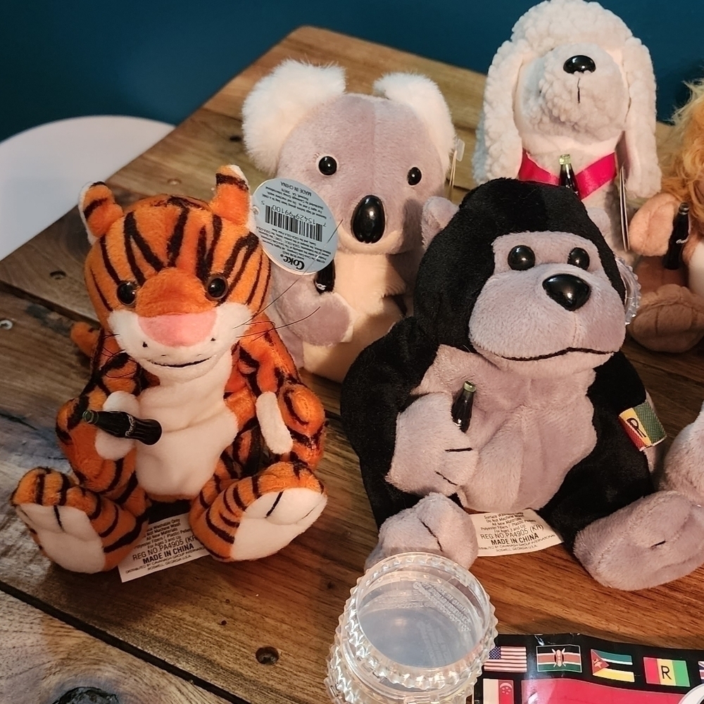 Coca-cola International Bean Bag collection​ - Picture 12 of 12